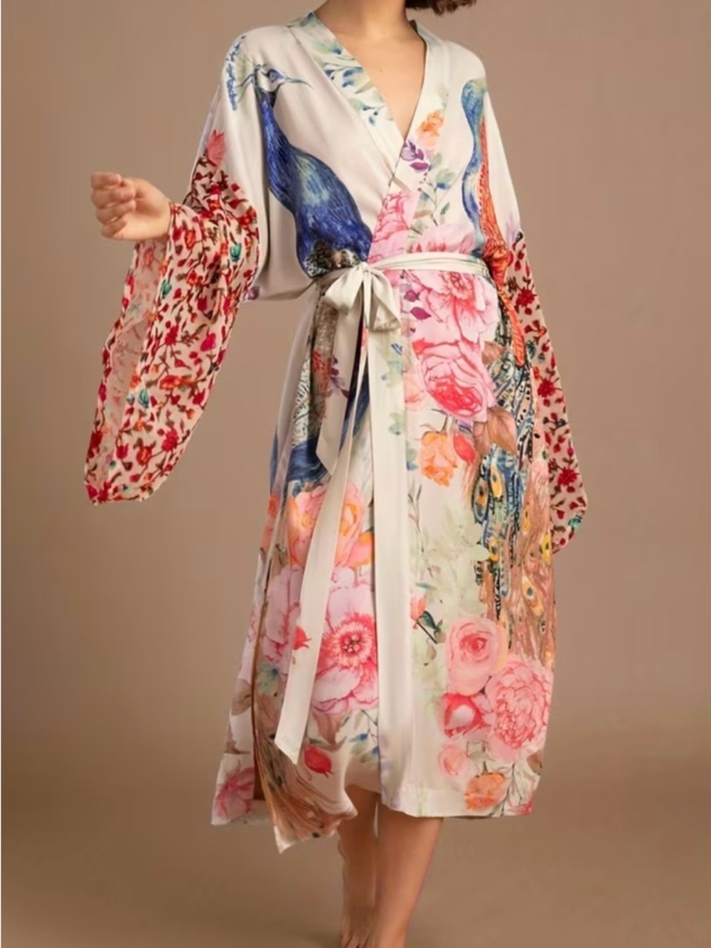 Floral & Peacock  Kimono Robe in Cream and Pink - Picture 4 of 7